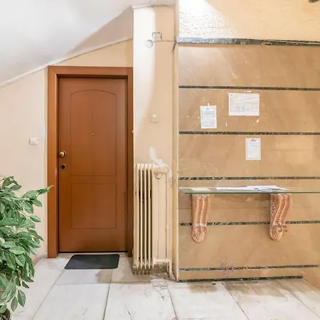 A-03. Next 2 Metro & Central Clinic. Renovated 2019! Apartment
