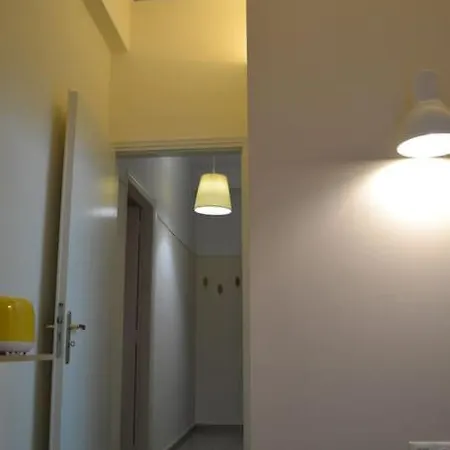 A-03. Next 2 Metro & Central Clinic. Renovated 2019! Διαμέρισμα