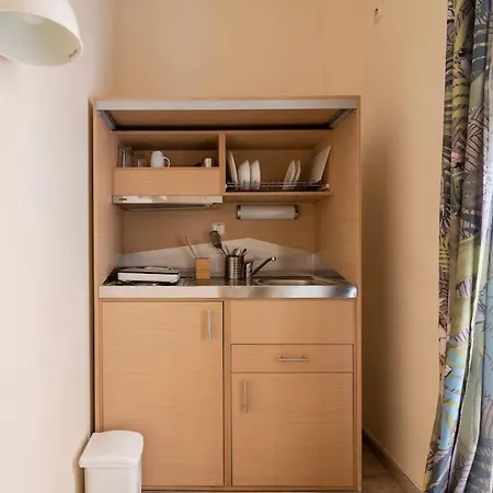 A-03. Next 2 Metro & Central Clinic. Renovated 2019! Διαμέρισμα